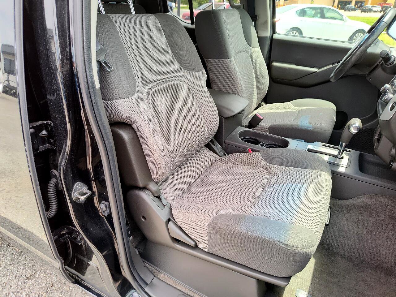 Used 2010 Suzuki Equator Sport image 21