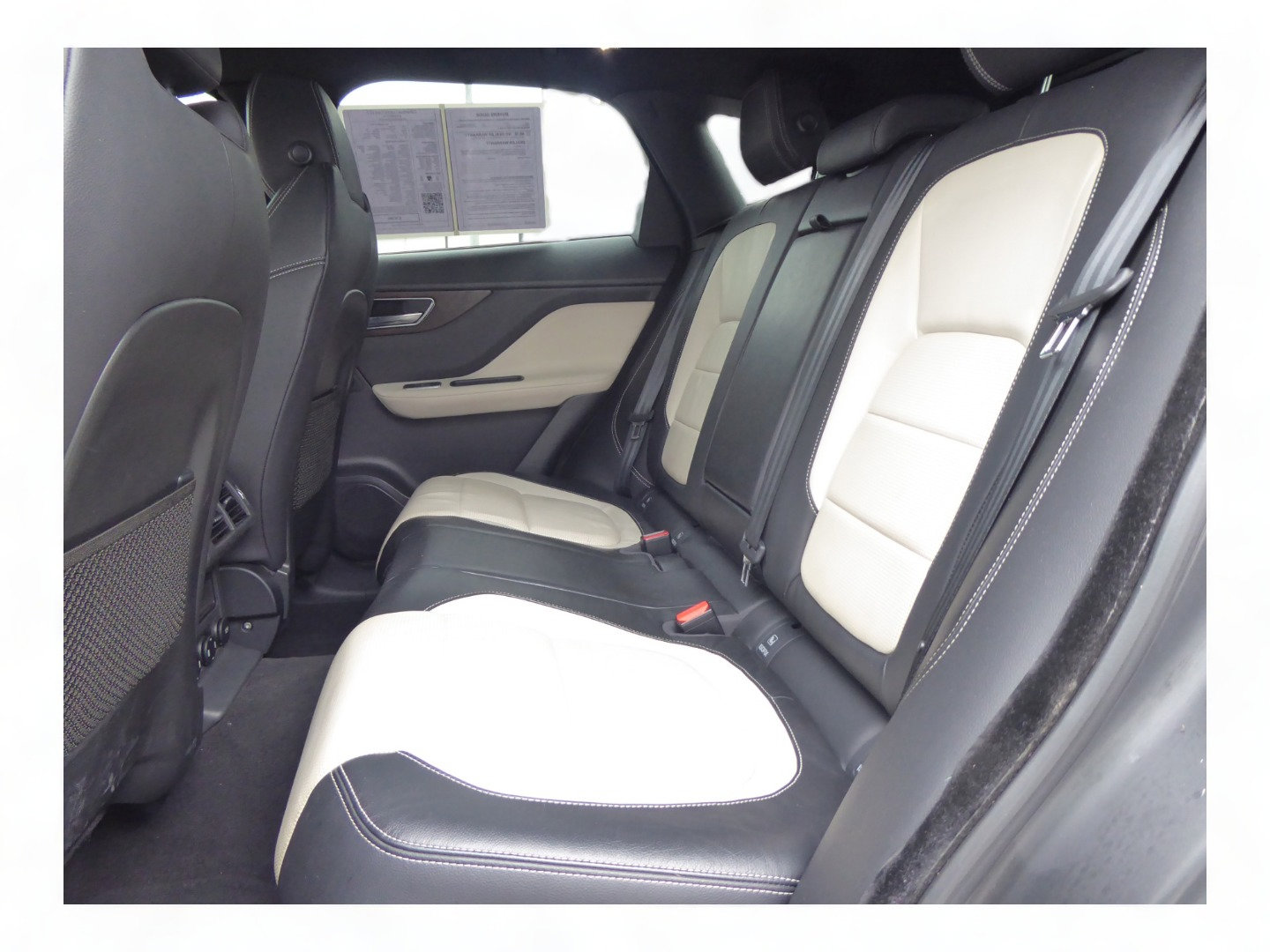 Used 2017 Jaguar F-PACE R-Sport image 18