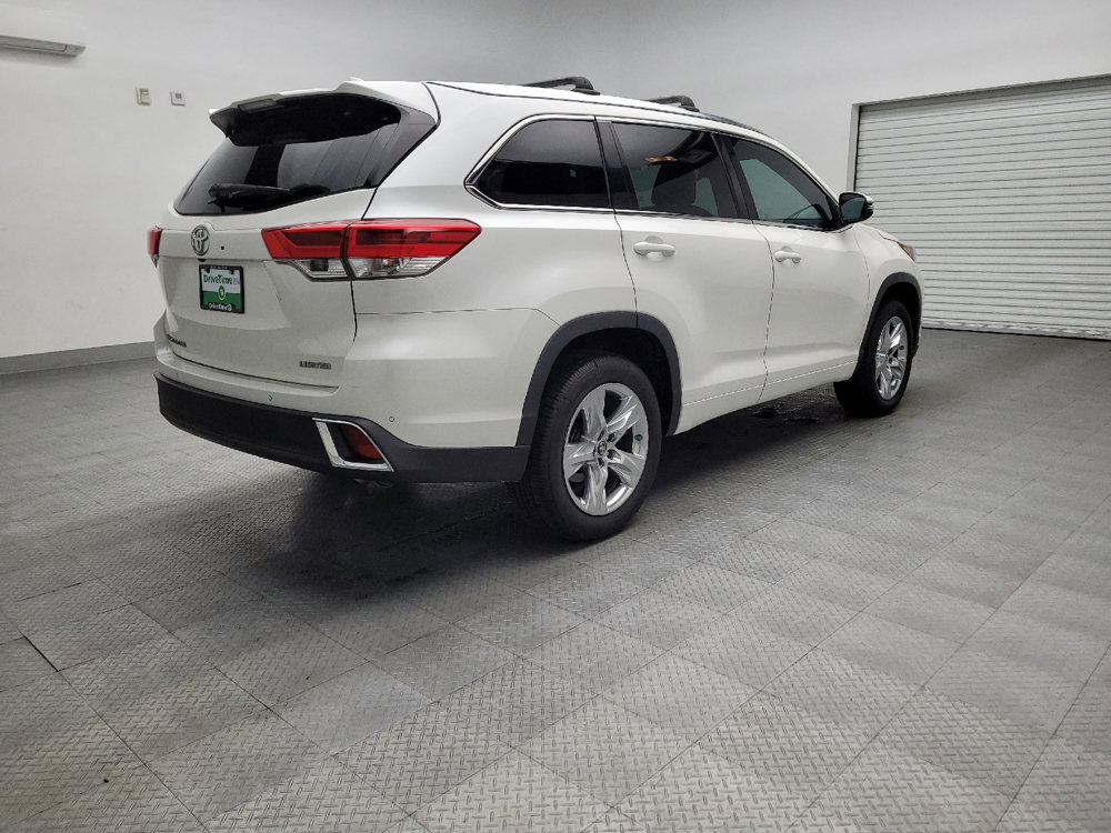 Used 2019 Toyota Highlander Limited image 9