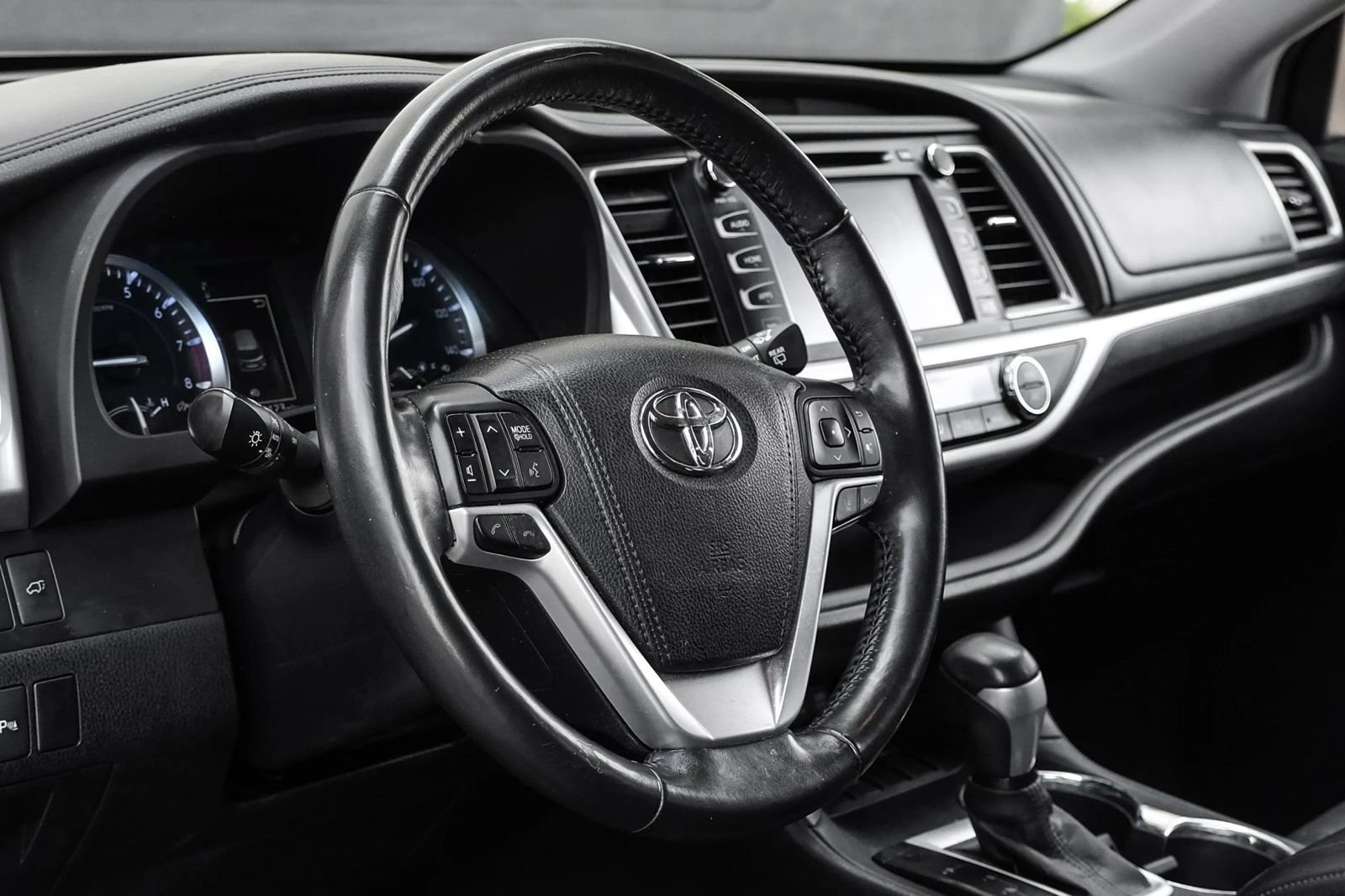 Used 2017 Toyota Highlander Limited Platinum FWD image 20