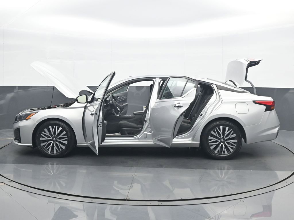 Used 2024 Nissan Altima 2.5 SV image 37