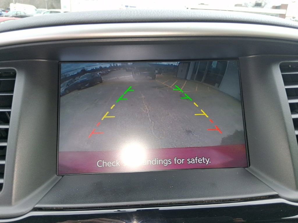 Used 2017 Nissan Pathfinder S image 16