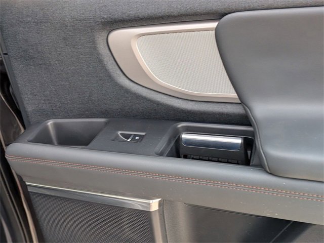 Used 2025 Ford Expedition Active image 36