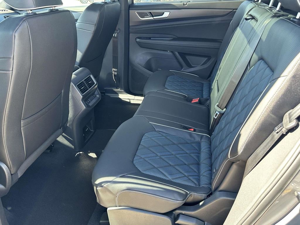 New 2026 Volkswagen Atlas Cross Sport SEL Premium R-Line image 9