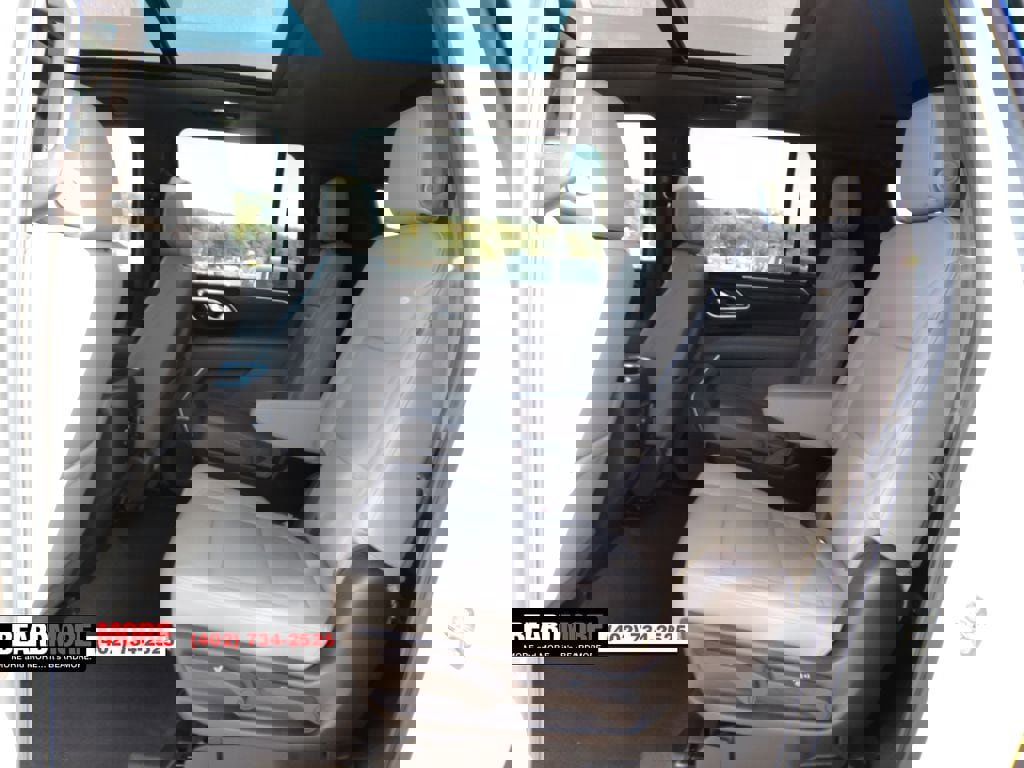 Used 2021 Chevrolet Suburban Z71 w/ Z71 Signature Package image 30