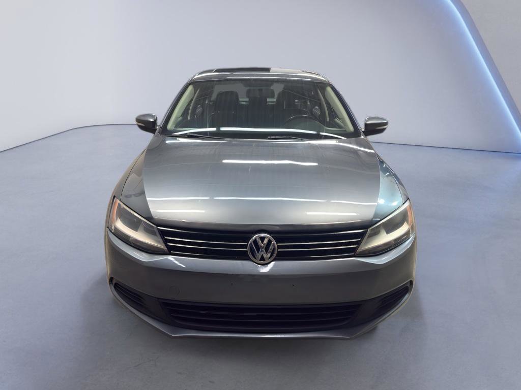 Used 2013 Volkswagen Jetta SE FWD image 2