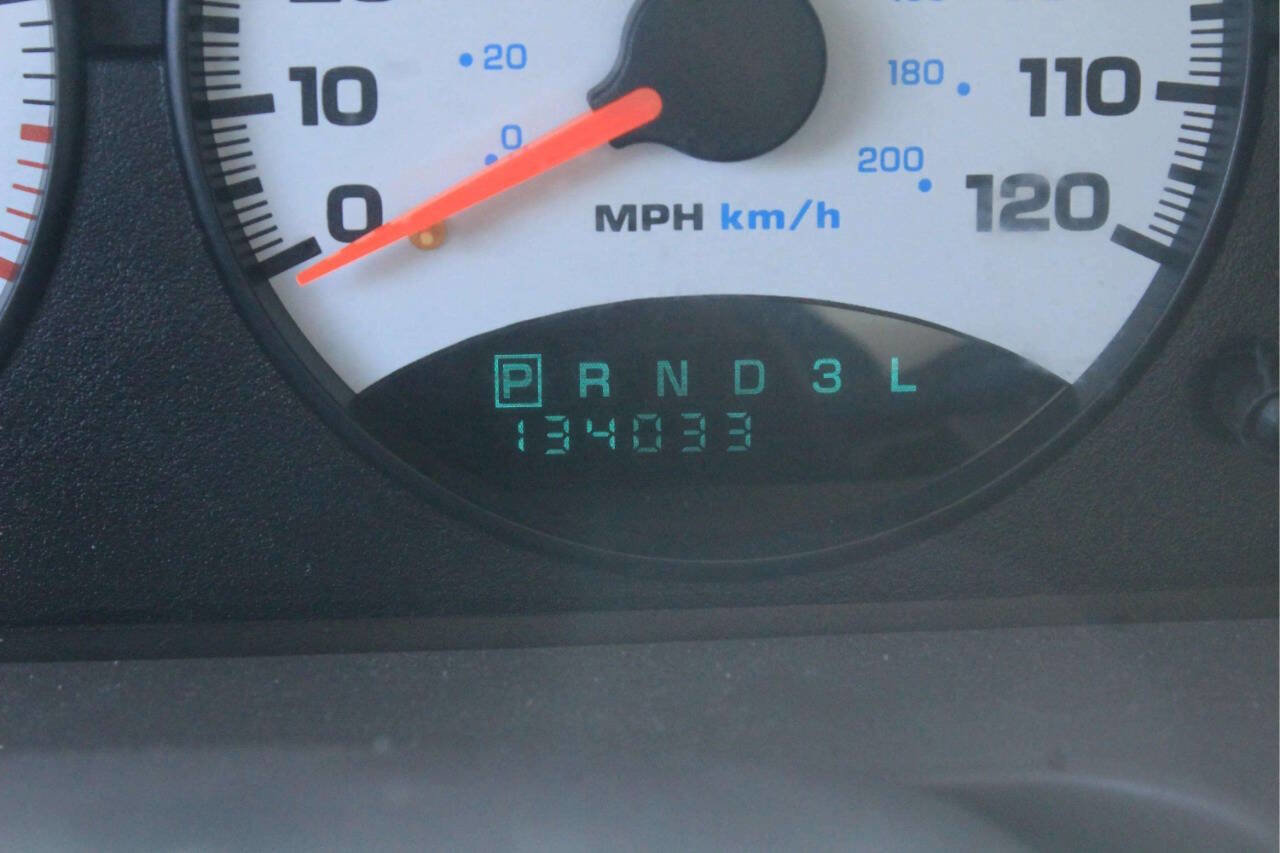 Used 2002 Dodge Stratus SE image 8