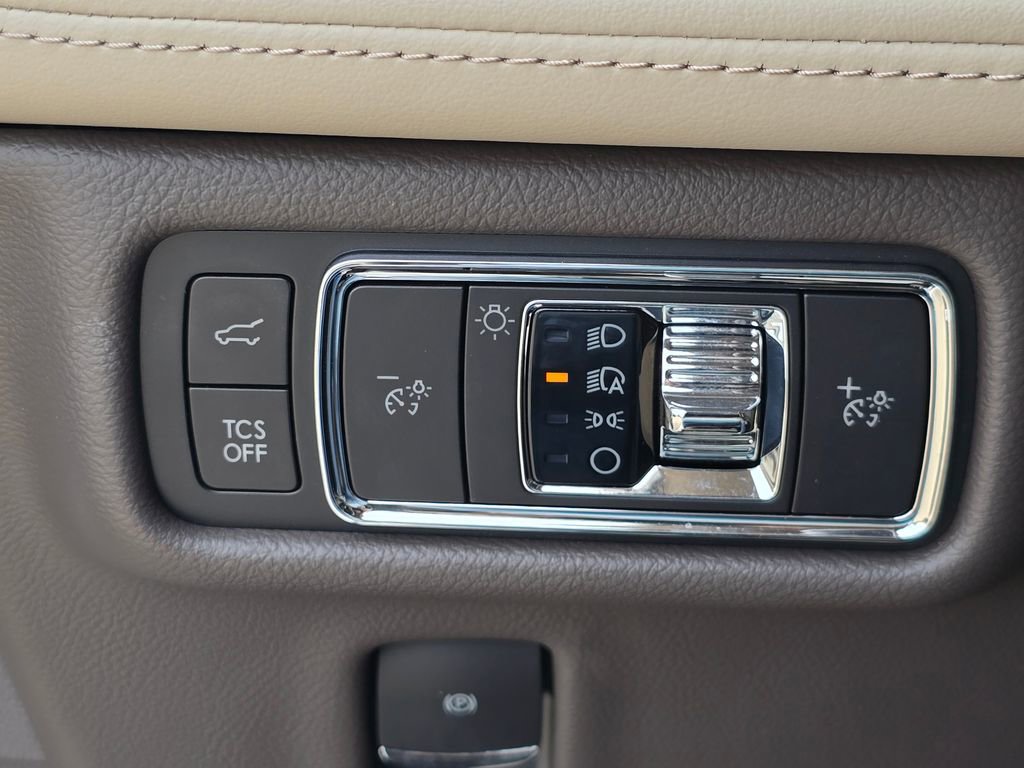 Used 2021 Lincoln Nautilus FWD w/ Equipment Group 101A image 27