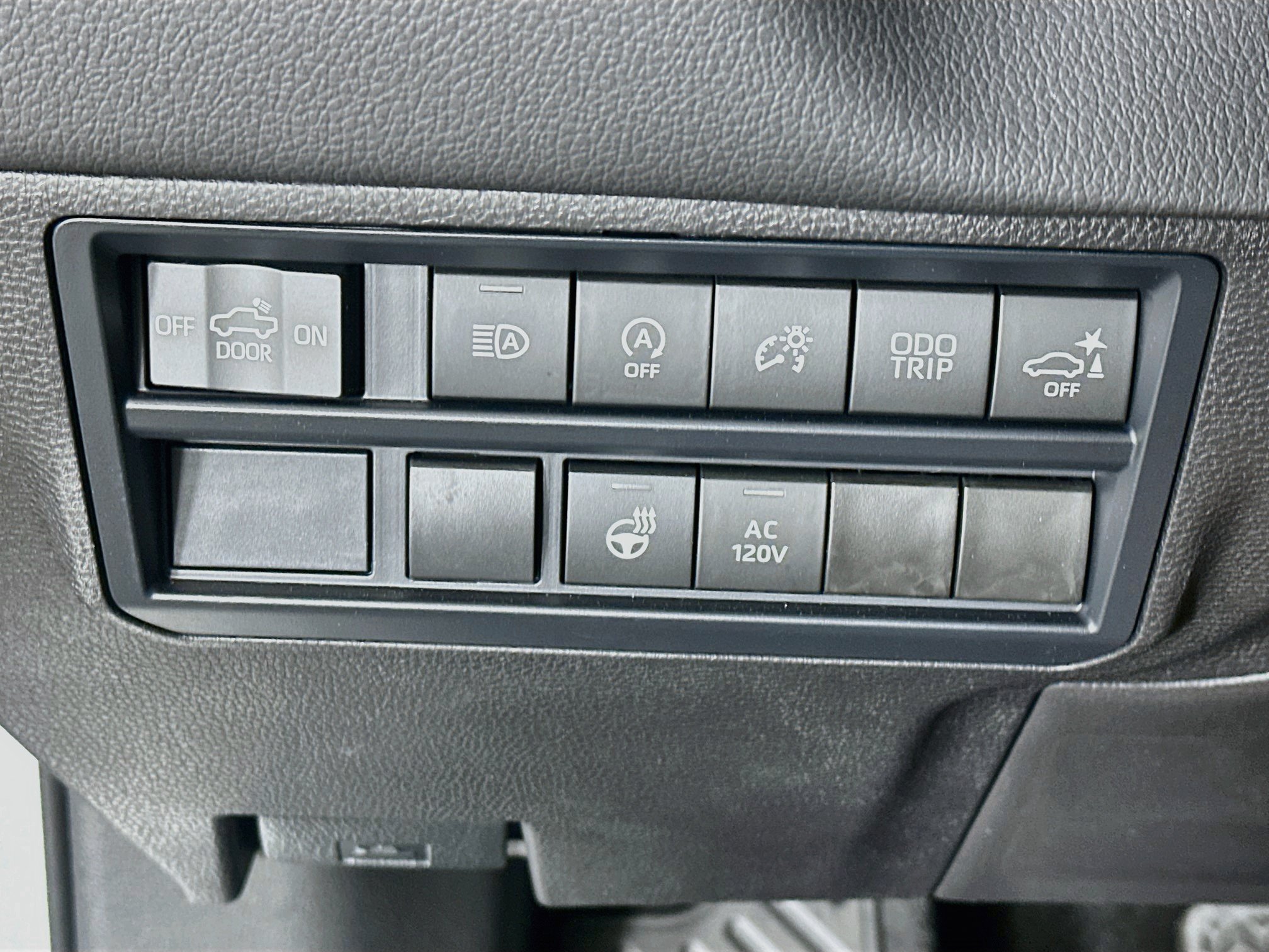 Used 2025 Toyota Tundra Limited AWD/4WD image 17