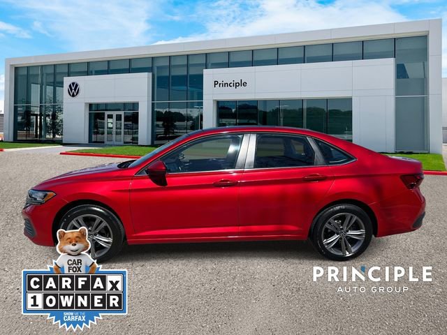 Used 2023 Volkswagen Jetta SE w/ Panoramic Sunroof Package FWD image 7