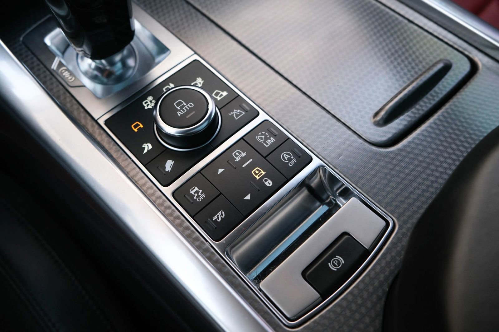 Used 2017 Land Rover Range Rover Sport SVR image 46