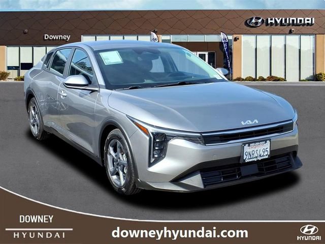 Used 2025 Kia K4 LXS image 3