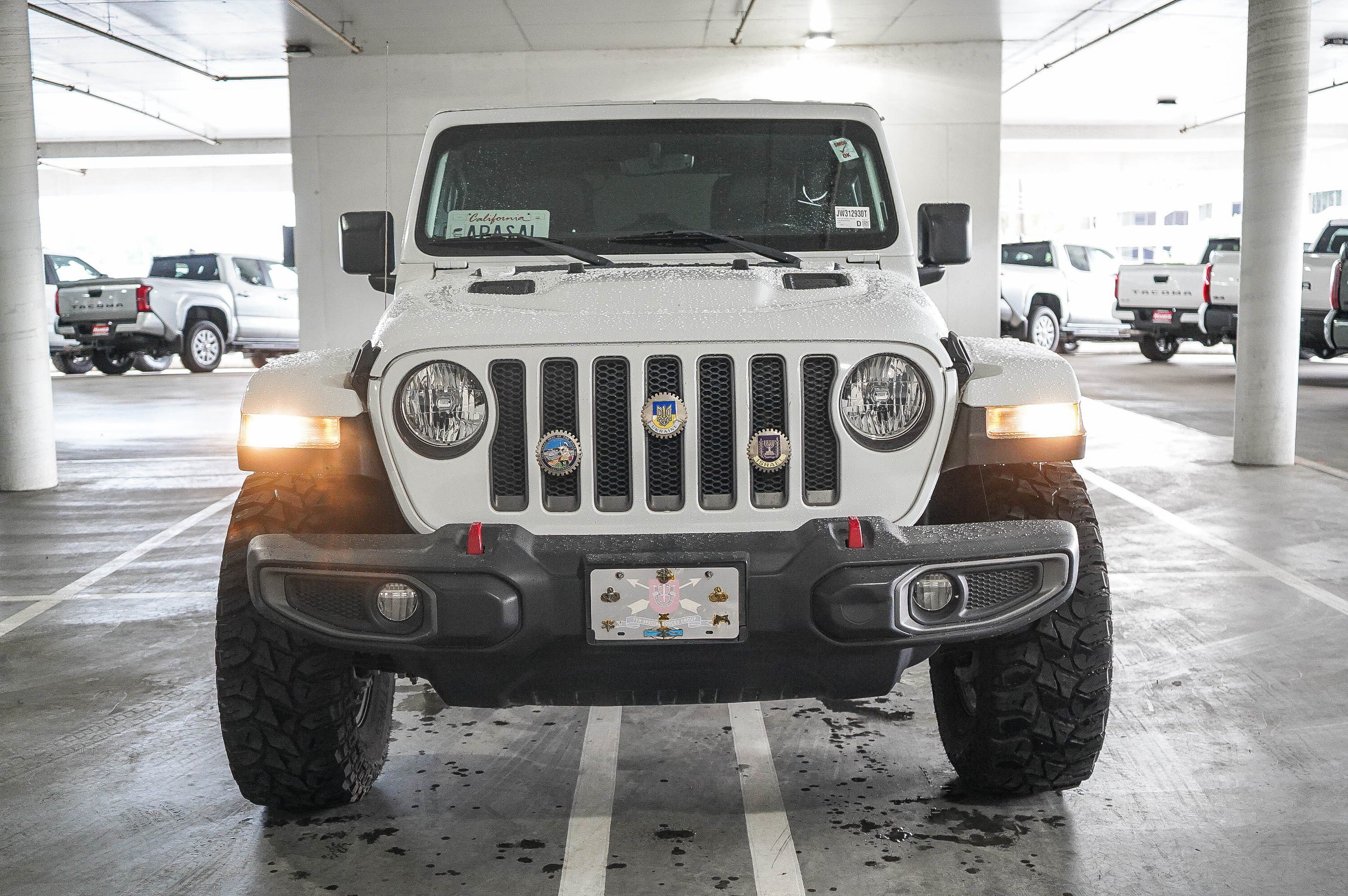 Used 2018 Jeep Wrangler Unlimited Rubicon AWD/4WD image 2