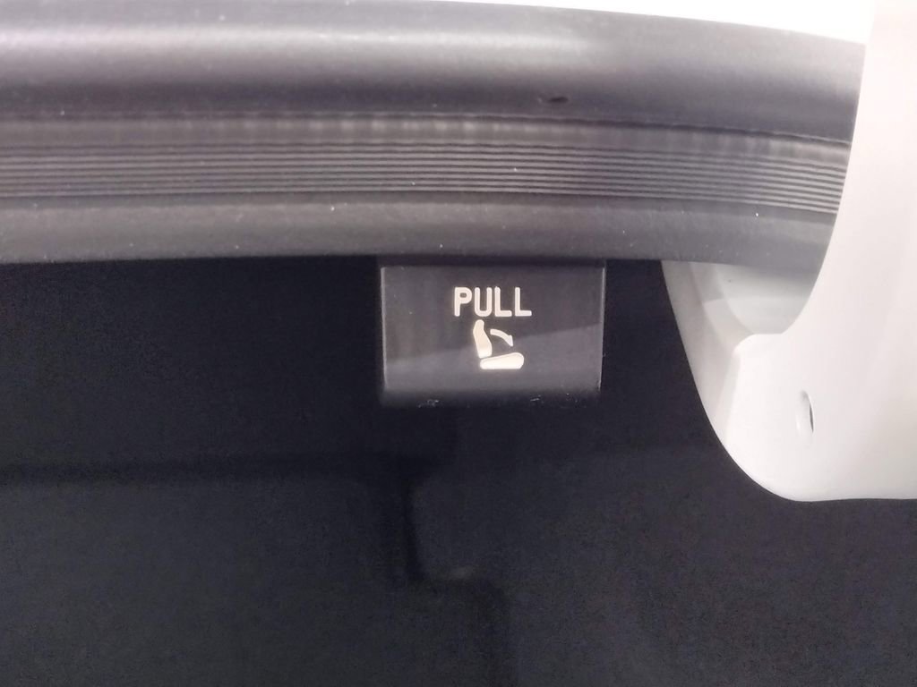 New 2026 Hyundai Elantra Limited FWD image 15