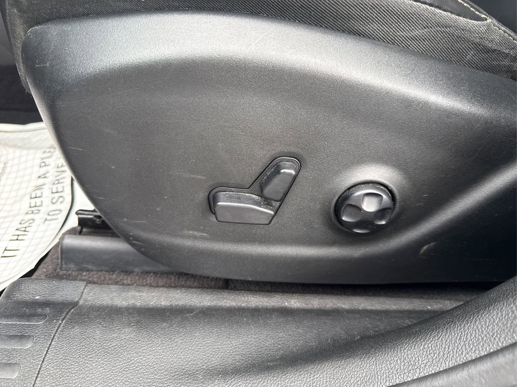 Used 2018 Jeep Cherokee Limited image 39