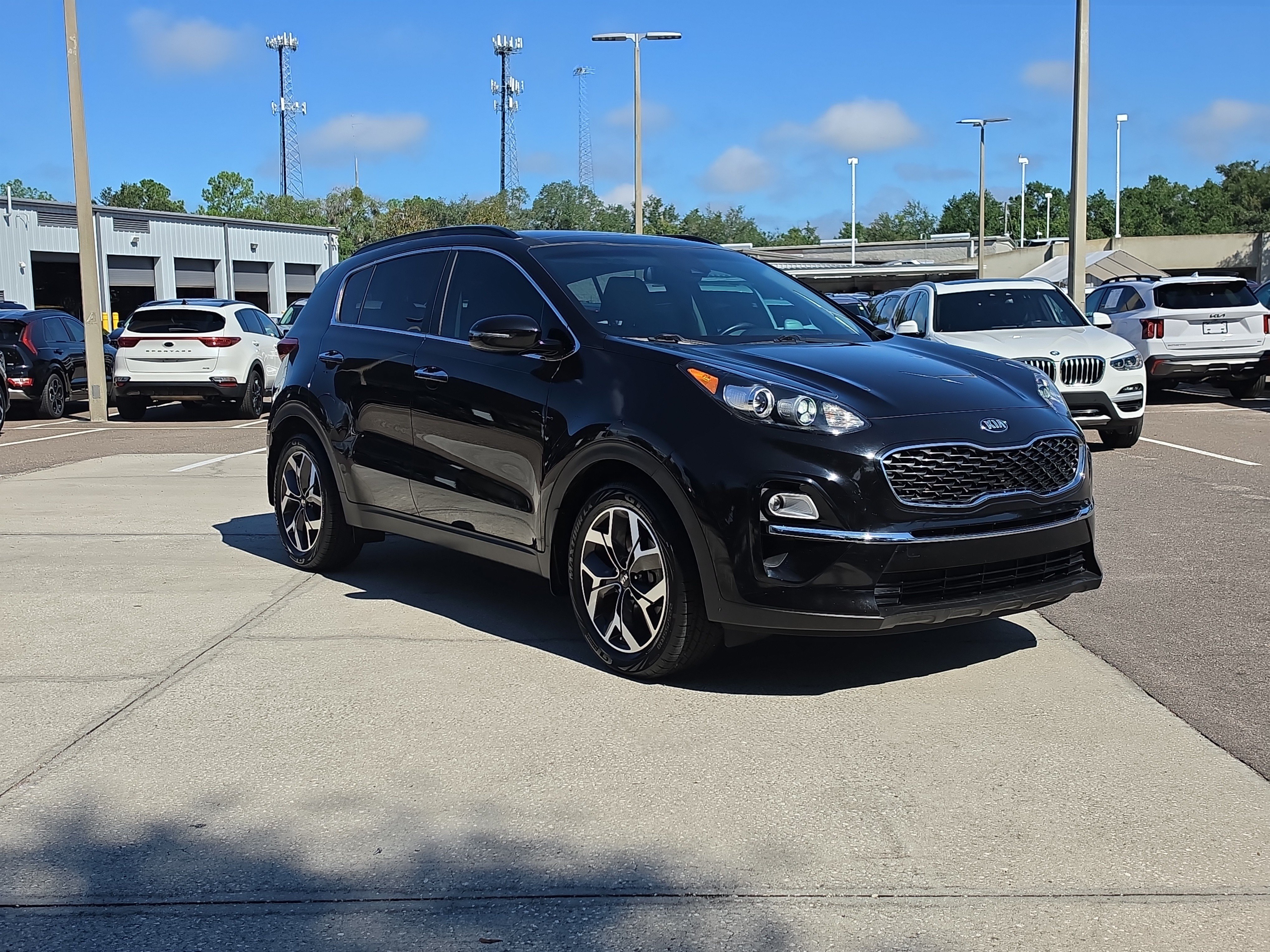 Certified 2022 Kia Sportage EX FWD image 2