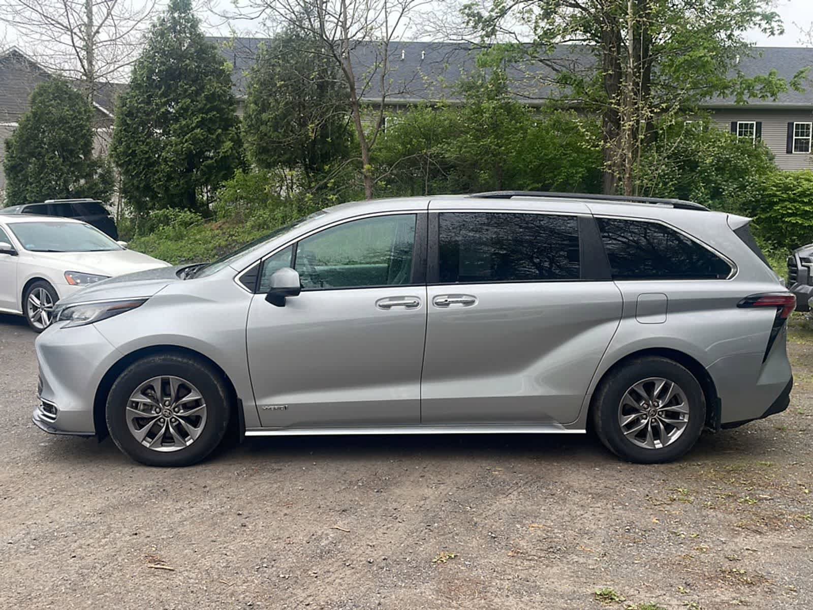 Used 2021 Toyota Sienna XLE w/ XLE Plus Package AWD/4WD image 5