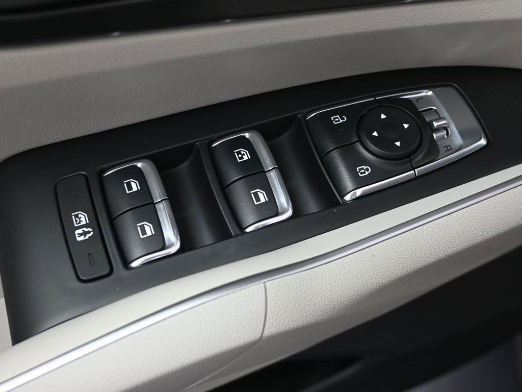 Certified 2025 Kia Sorento EX image 11