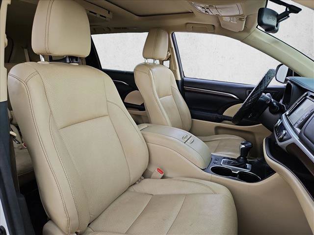 Used 2016 Toyota Highlander Limited FWD image 22