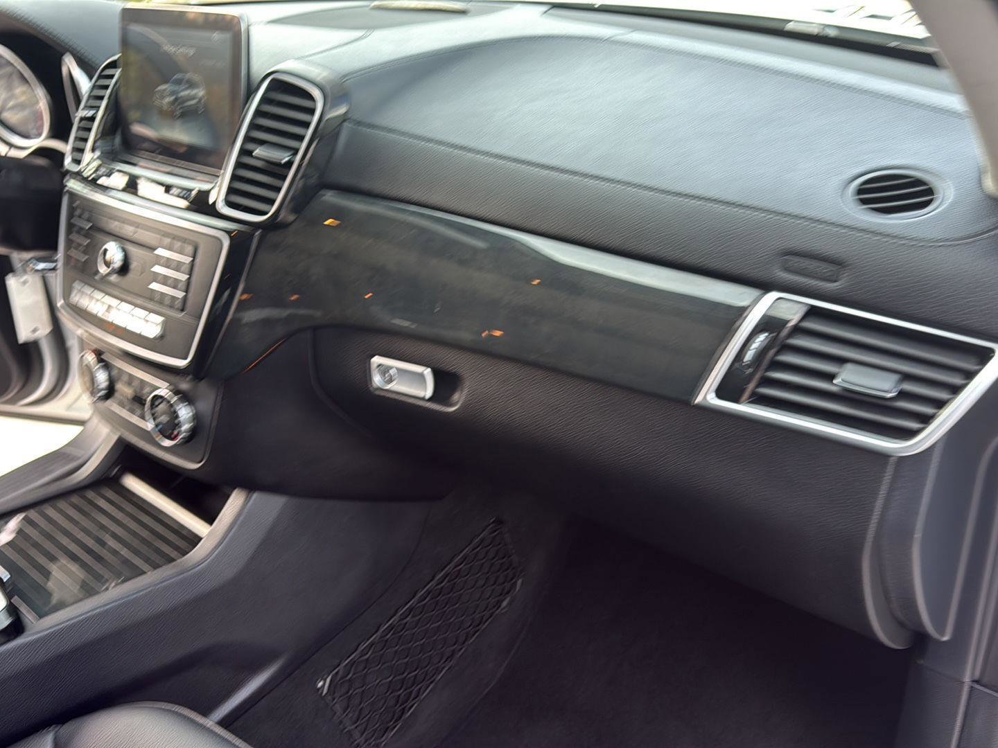 Used 2017 Mercedes-Benz GLS 450 4MATIC image 37