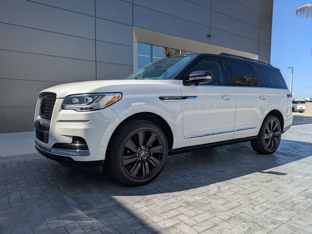 Certified 2023 Lincoln Navigator Black Label image 9