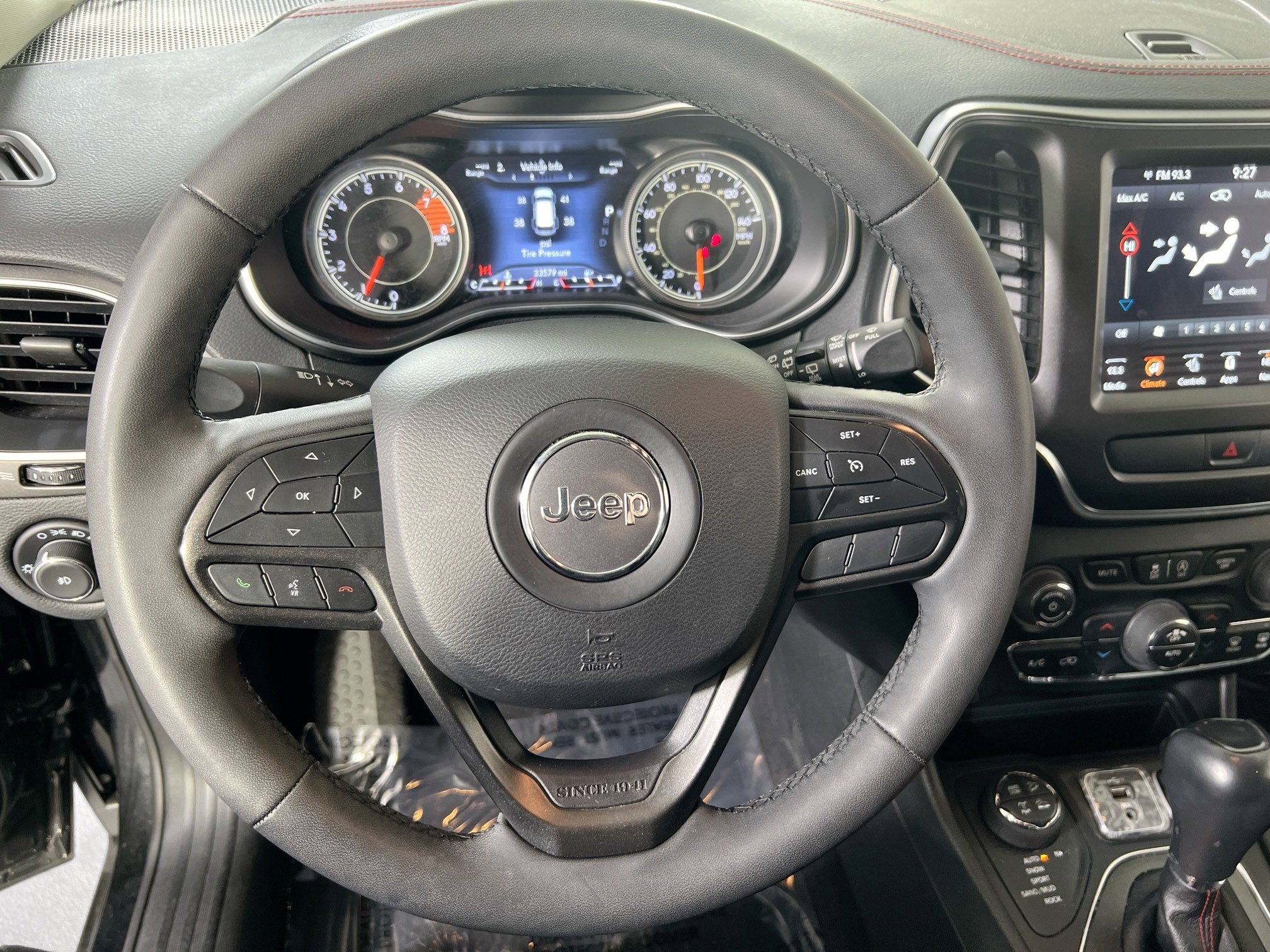 Used 2022 Jeep Cherokee Trailhawk w/ Sun, Sound & Nav Group AWD/4WD image 11