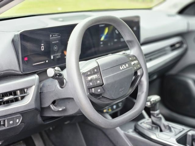 Used 2025 Kia K4 LXS image 12