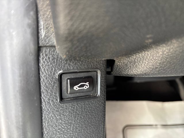 Used 2018 BMW 320i Sedan RWD image 51