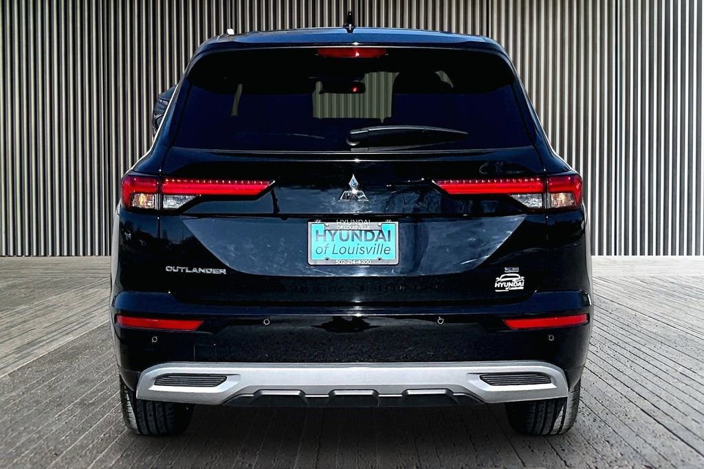 Used 2022 Mitsubishi Outlander SE image 5