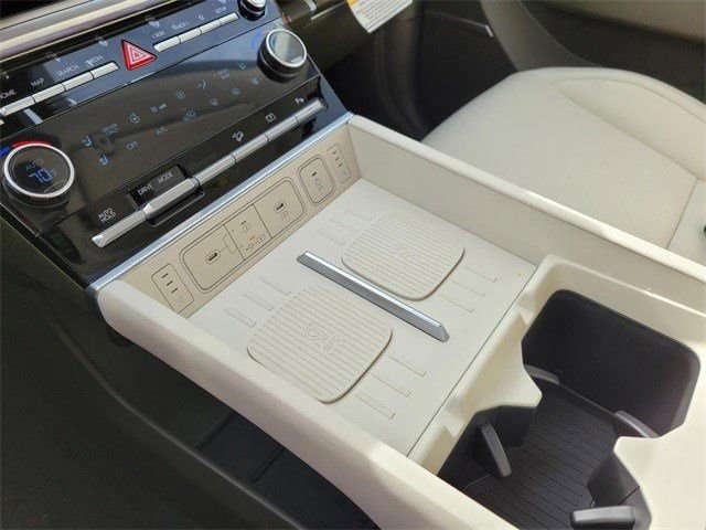 New 2025 Hyundai Santa Fe Calligraphy image 11