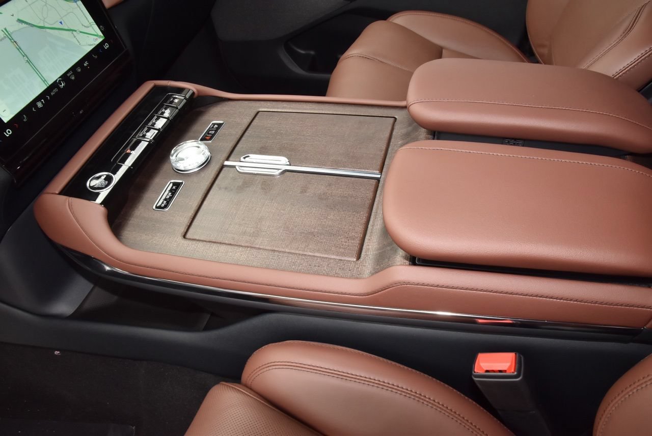 New 2026 Lincoln Navigator Reserve AWD/4WD image 34