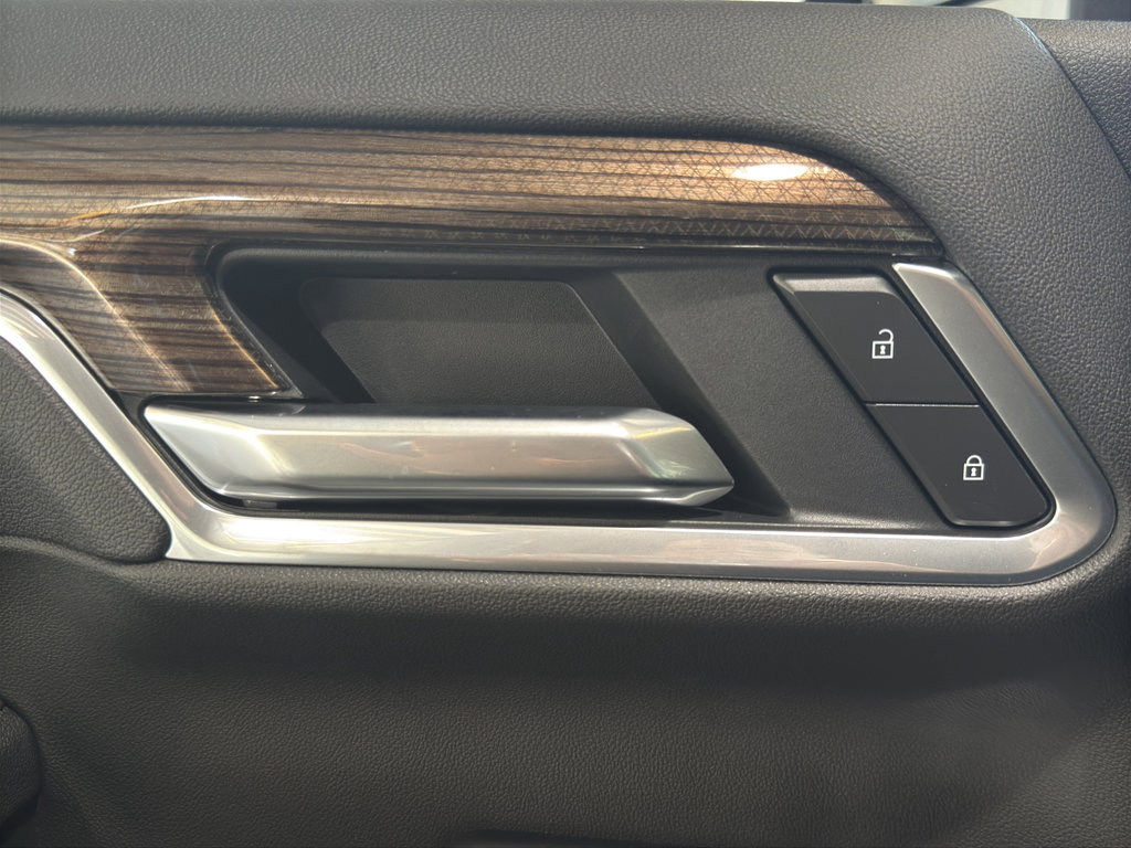 Used 2025 Chevrolet Silverado 2500 LT w/ Safety Package image 28