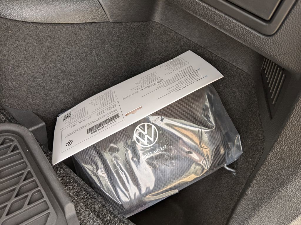 Used 2023 Volkswagen Tiguan SE FWD image 28