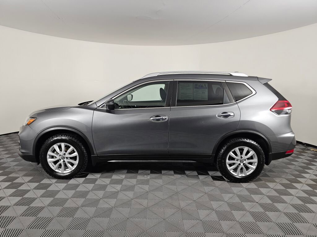 Used 2018 Nissan Rogue SV w/ Sun & Sound Touring Package image 6