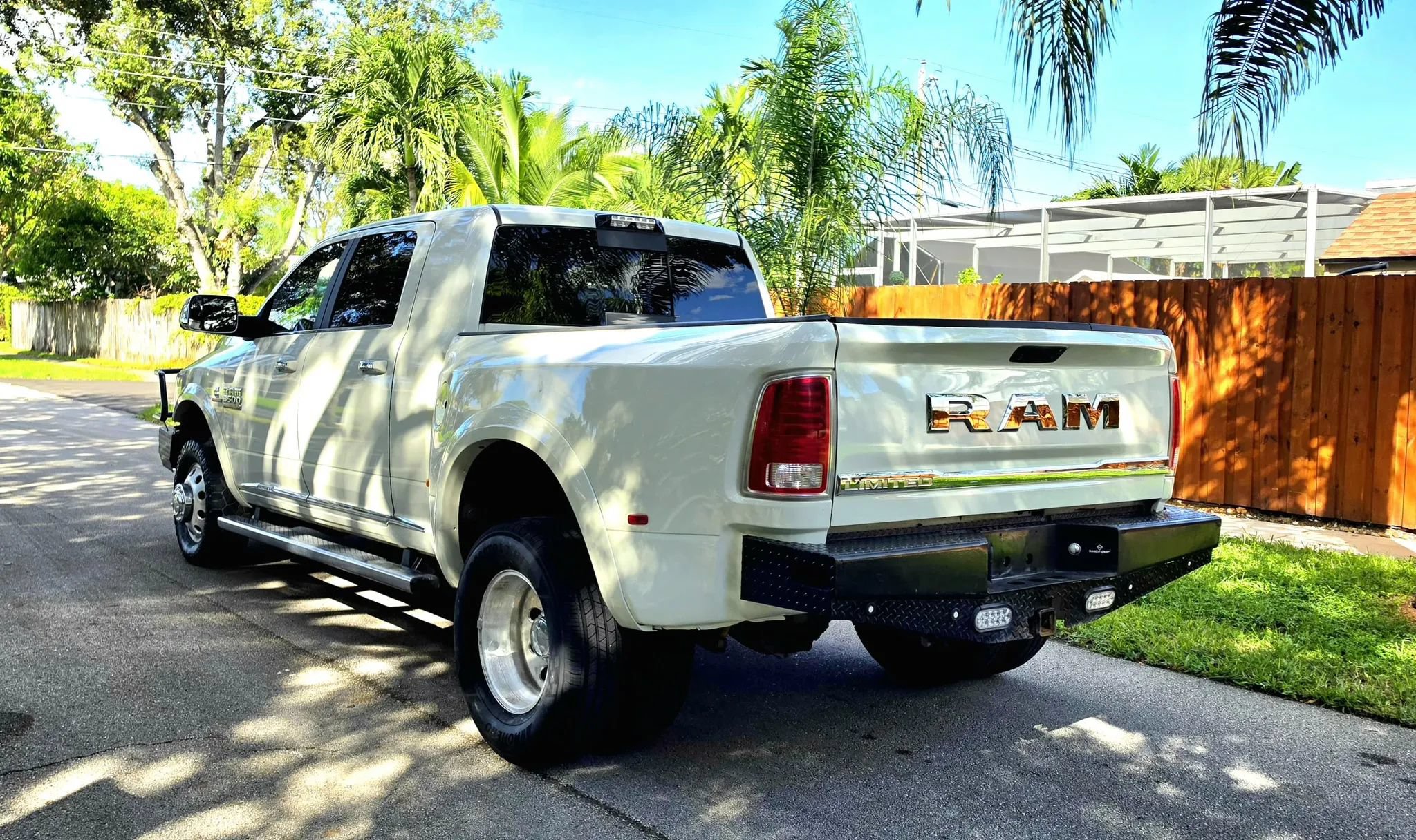 Used 2017 RAM 3500 Laramie Longhorn AWD/4WD image 13