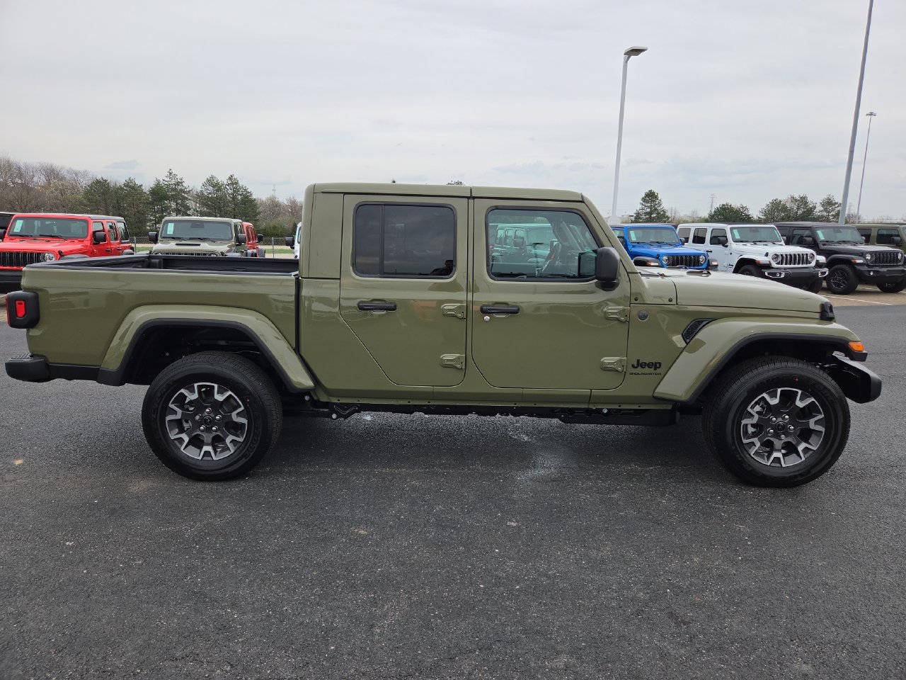 New 2026 Jeep Gladiator Sport AWD/4WD image 9