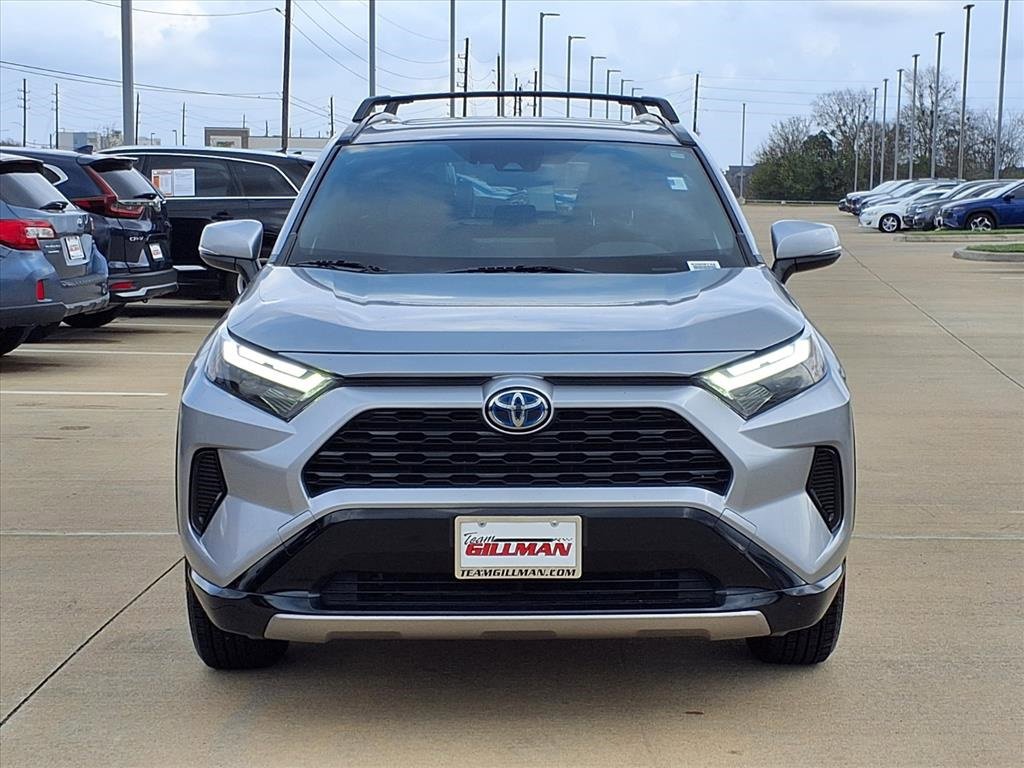 Used 2022 Toyota RAV4 SE w/ Convenience Package image 5