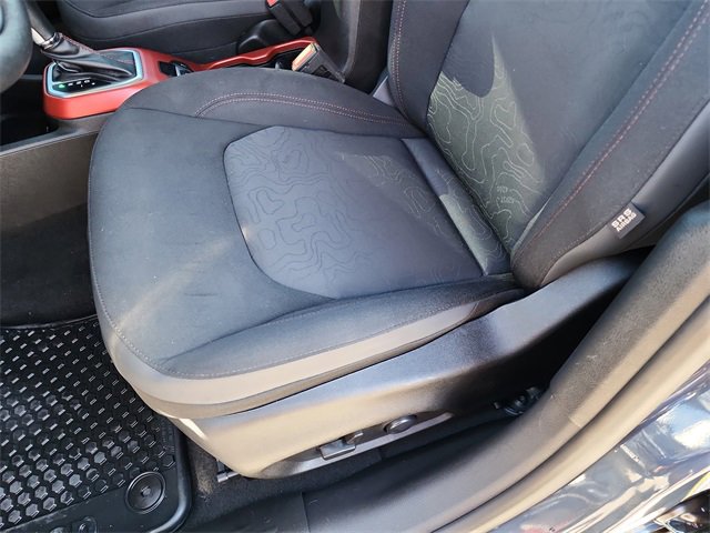 Used 2022 Jeep Renegade Trailhawk image 17