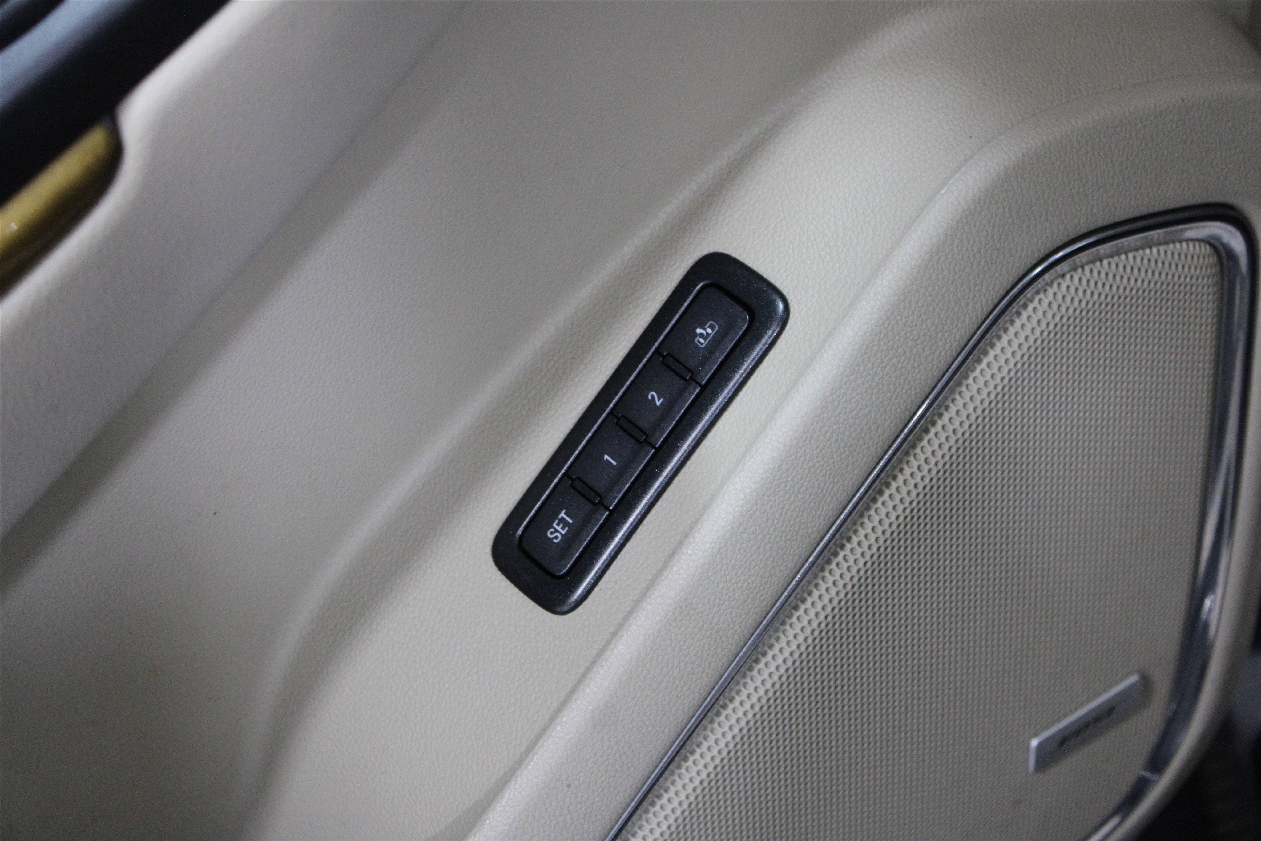 Used 2017 GMC Yukon XL Denali w/ Open Road Package image 9