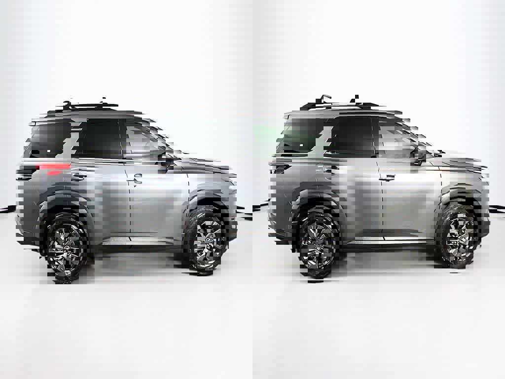 Used 2022 Nissan Pathfinder SV w/ SV Premium Package image 26