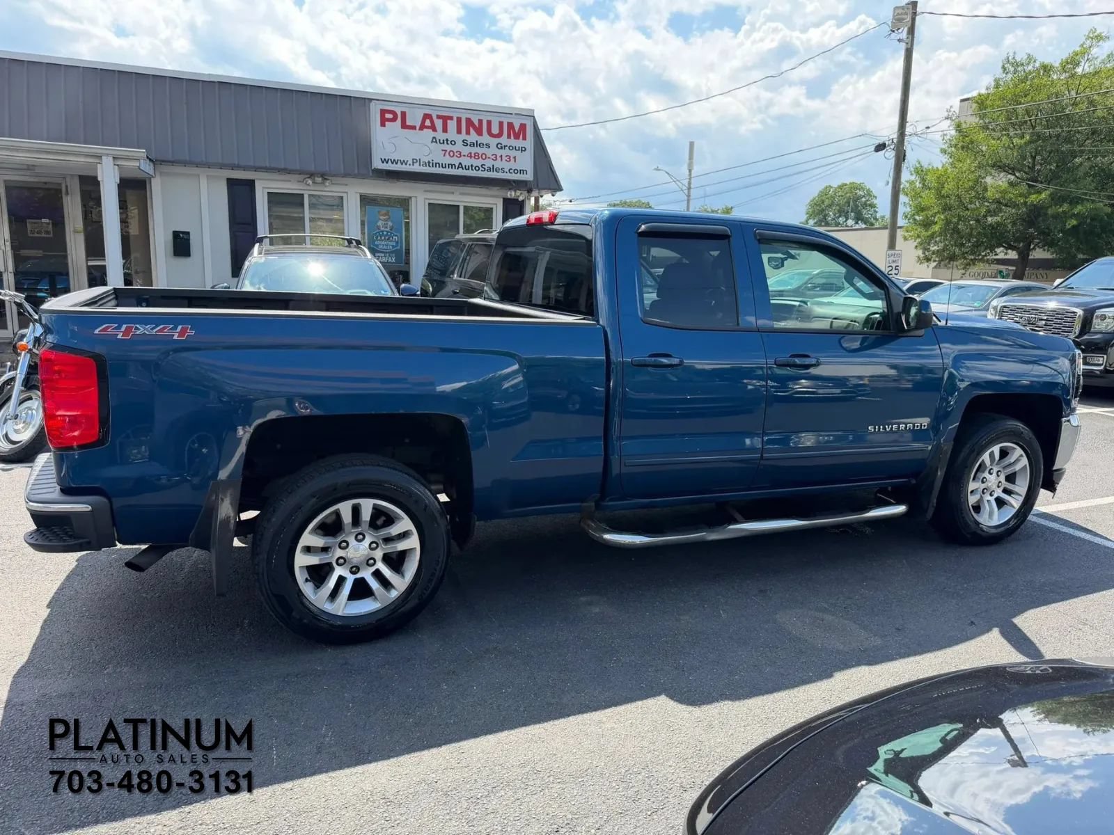 Used 2017 Chevrolet Silverado 1500 LT w/ All Star Edition AWD/4WD image 2
