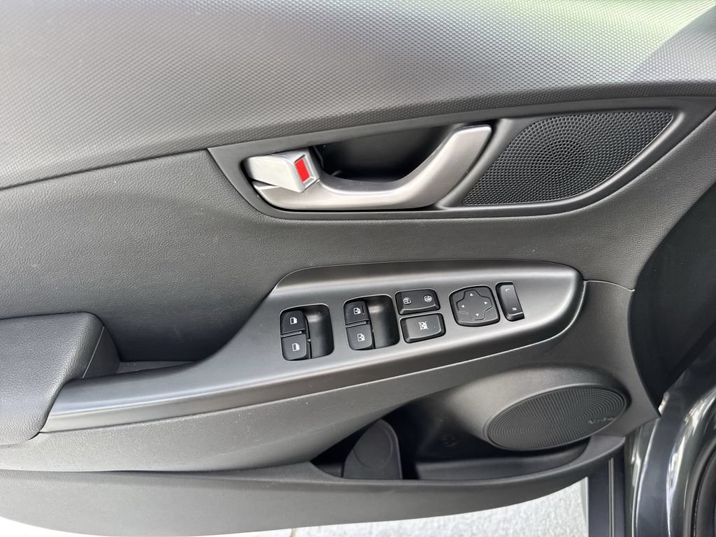 Used 2021 Hyundai Kona Limited w/ Cargo Package FWD image 39