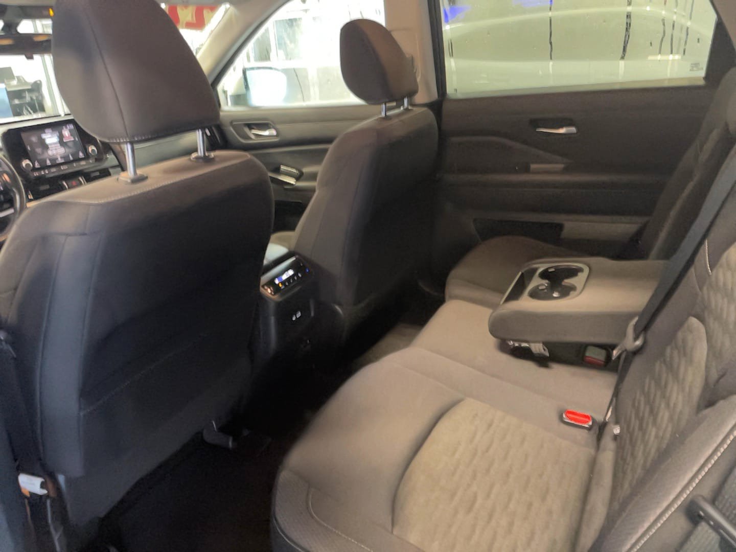 Used 2022 Nissan Pathfinder SV AWD/4WD image 23