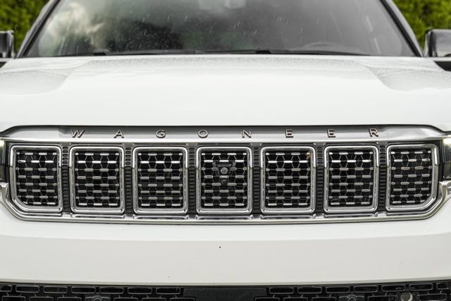 Used 2023 Jeep Grand Wagoneer Series III AWD/4WD image 21