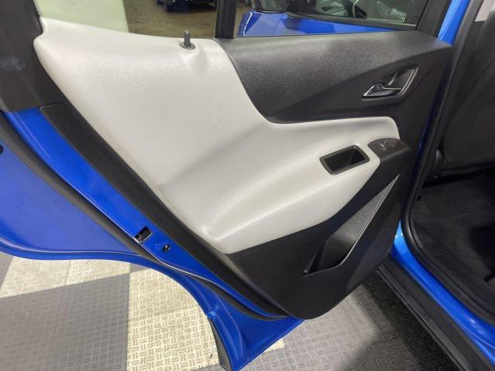 Used 2024 Chevrolet Equinox LS w/ LS Convenience Package FWD image 11