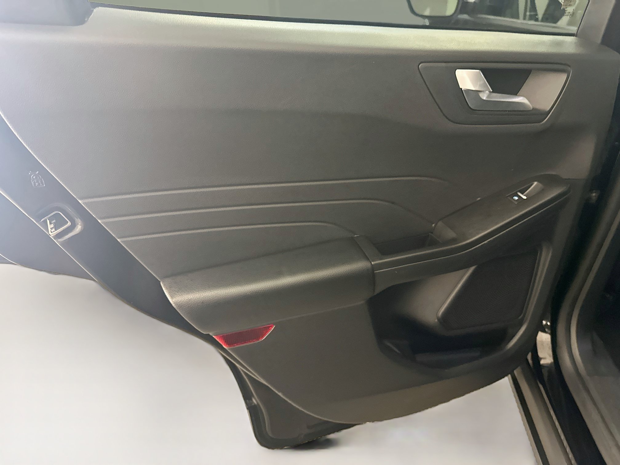 Used 2025 Ford Escape ST-Line Select AWD/4WD image 26