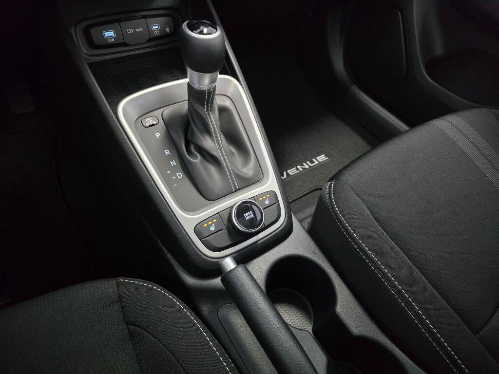 New 2026 Hyundai Venue SEL FWD image 31