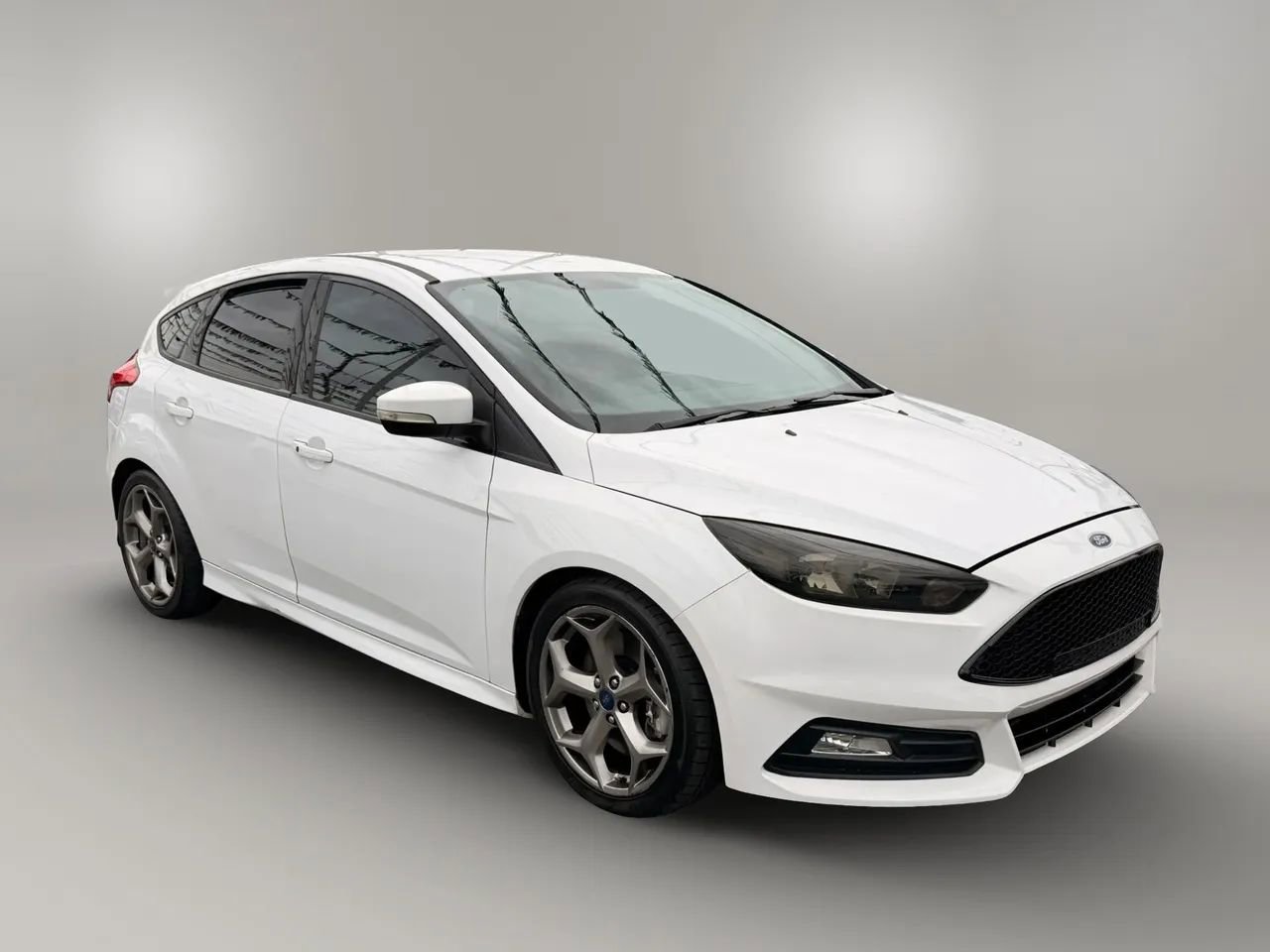Used 2017 Ford Focus ST FWD image 2