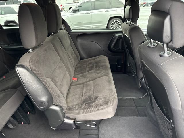 Used 2018 Dodge Grand Caravan SE image 12