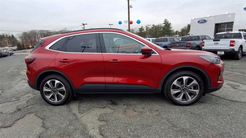 Used 2023 Ford Escape Platinum w/ Premium Technology Package image 9